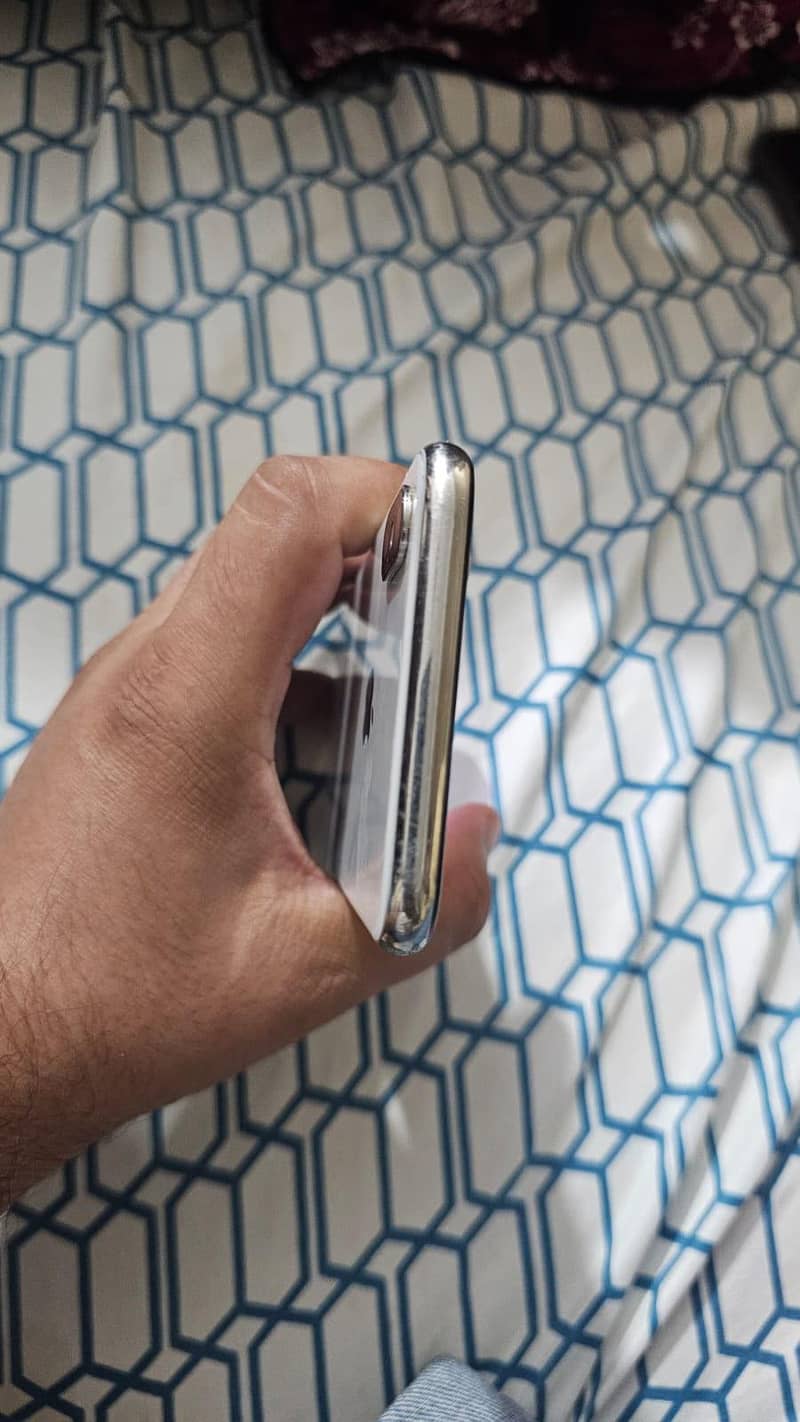 Apple iPhone X 10