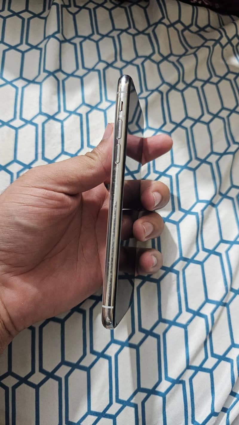 Apple iPhone X 11