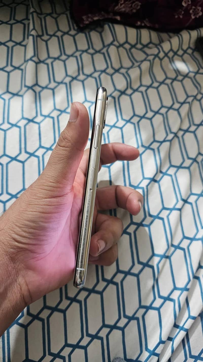 Apple iPhone X 12