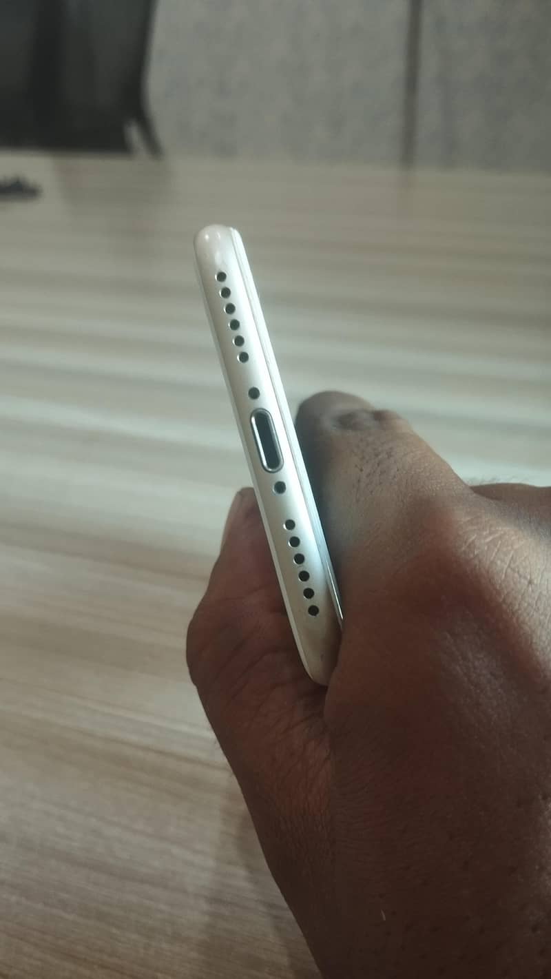 Apple iPhone 7 1