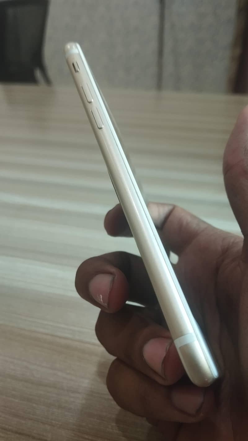 Apple iPhone 7 5