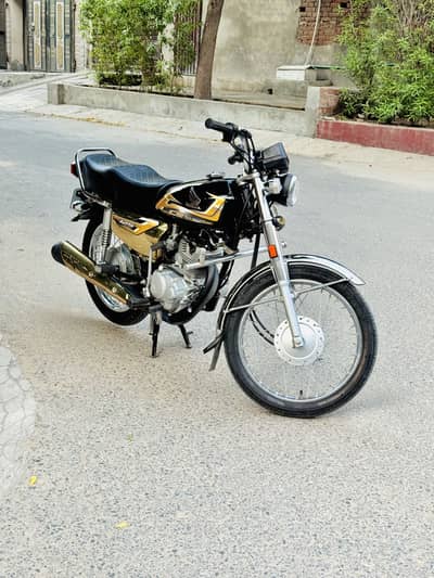 Honda 125 golden edition