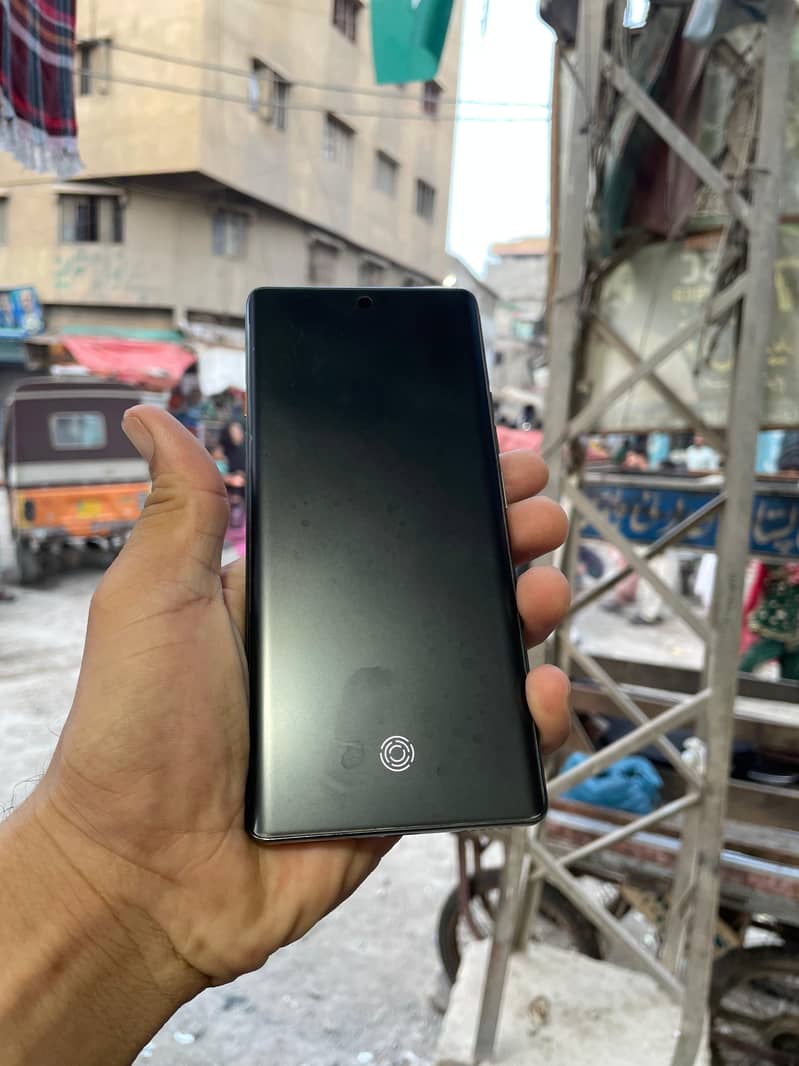 Tecno CAMON 40 Pro 4
