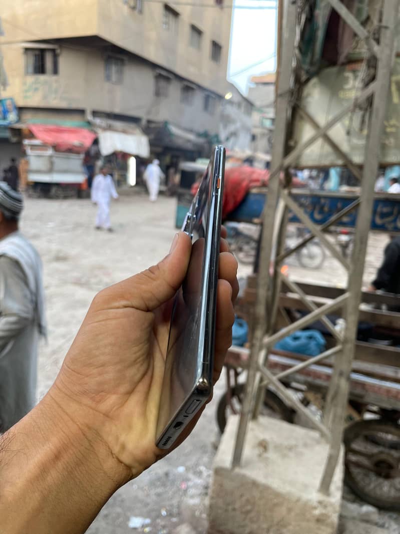 Tecno CAMON 40 Pro 7