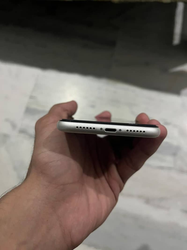 Apple iPhone 11 2