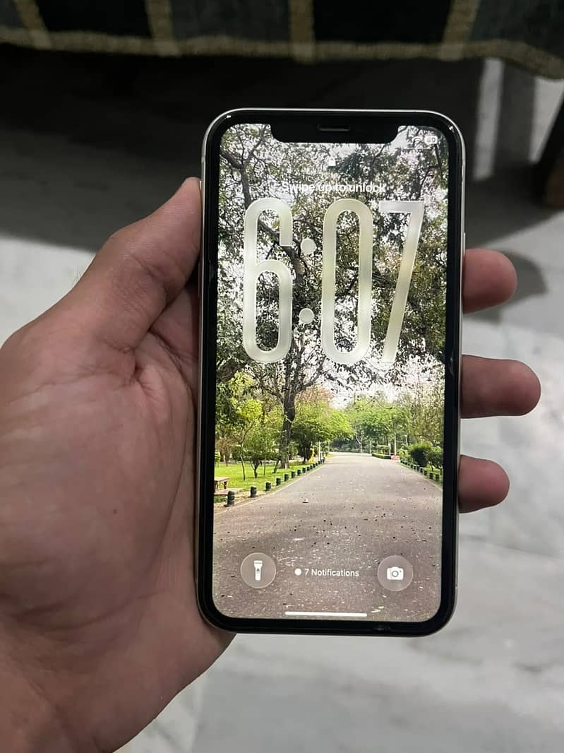 Apple iPhone 11 3