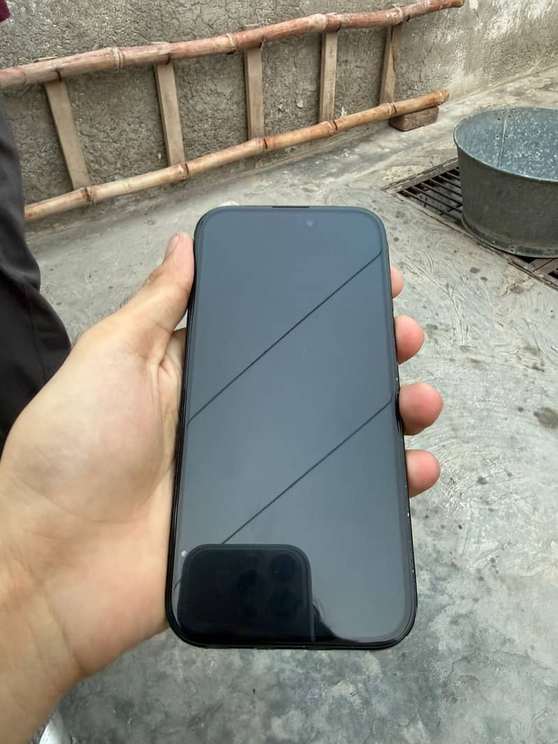Apple iPhone 15 3