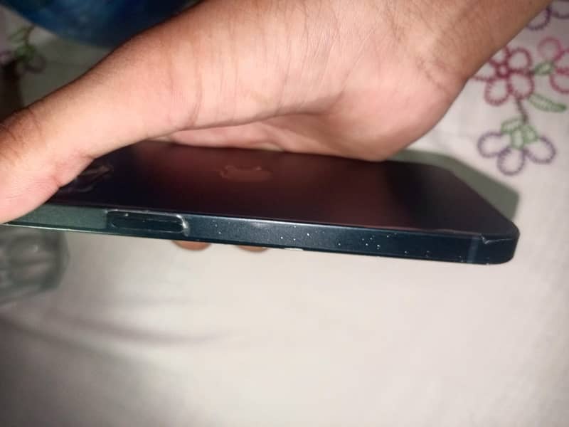 Apple iPhone 13 3