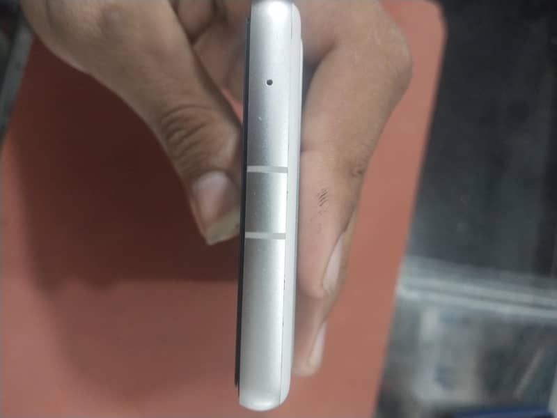 Google Pixel 7a 4