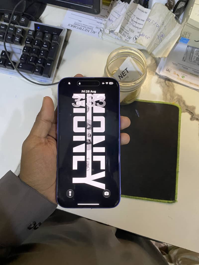 Apple iPhone 16 Plus 6