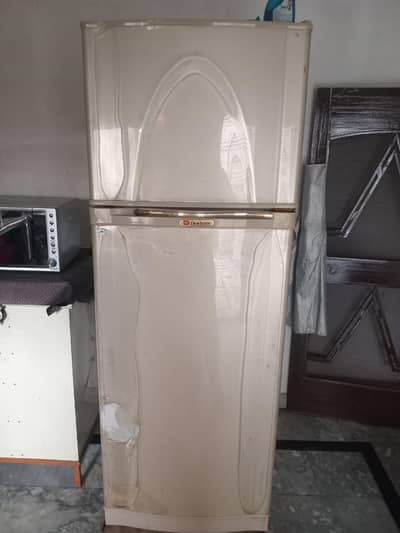Dawlance large size fridge ok cooling Only Gujrat