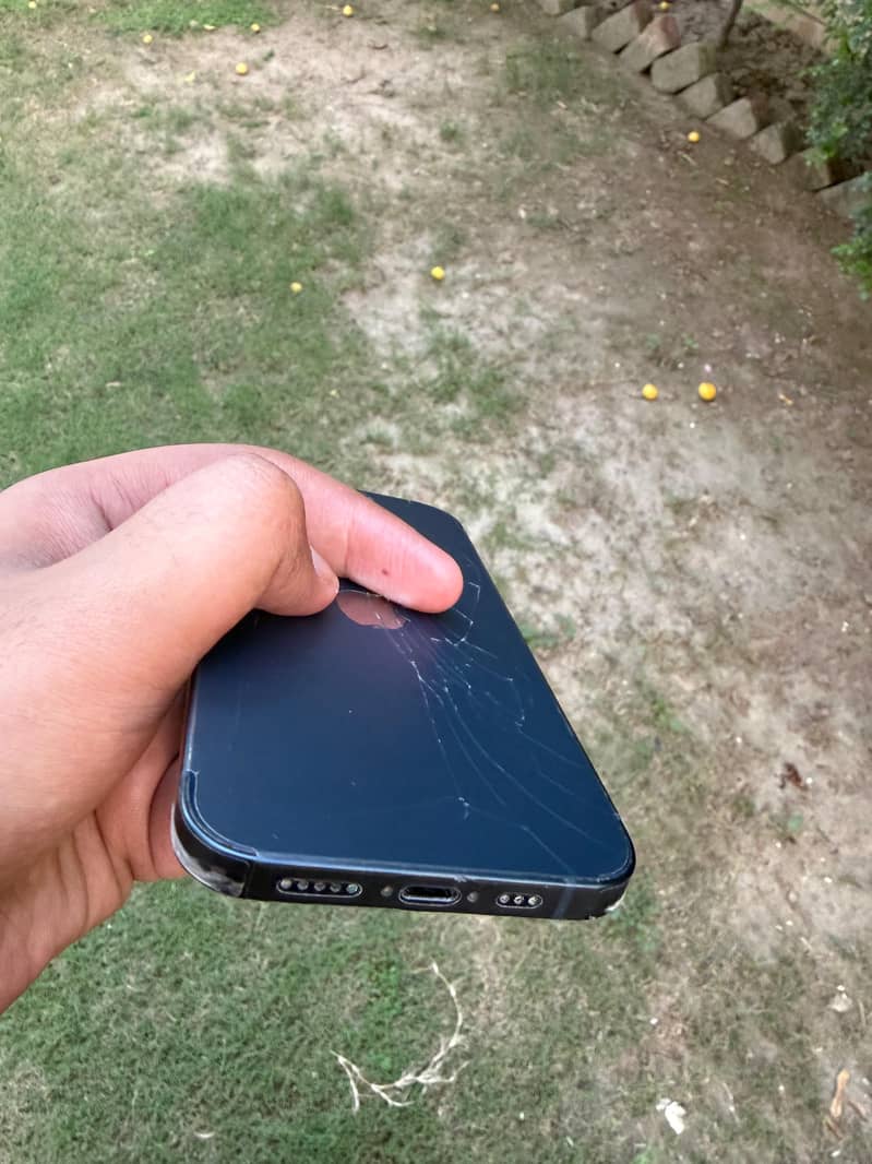 Apple iPhone 13 3
