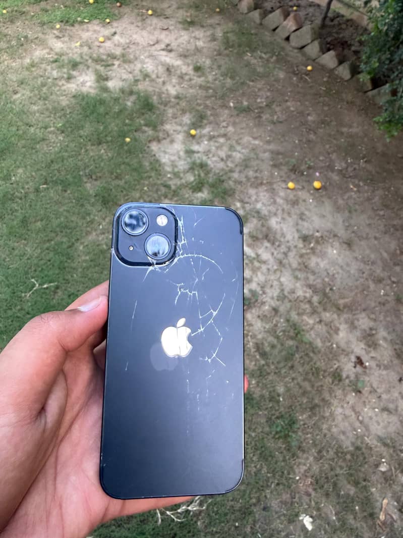 Apple iPhone 13 8