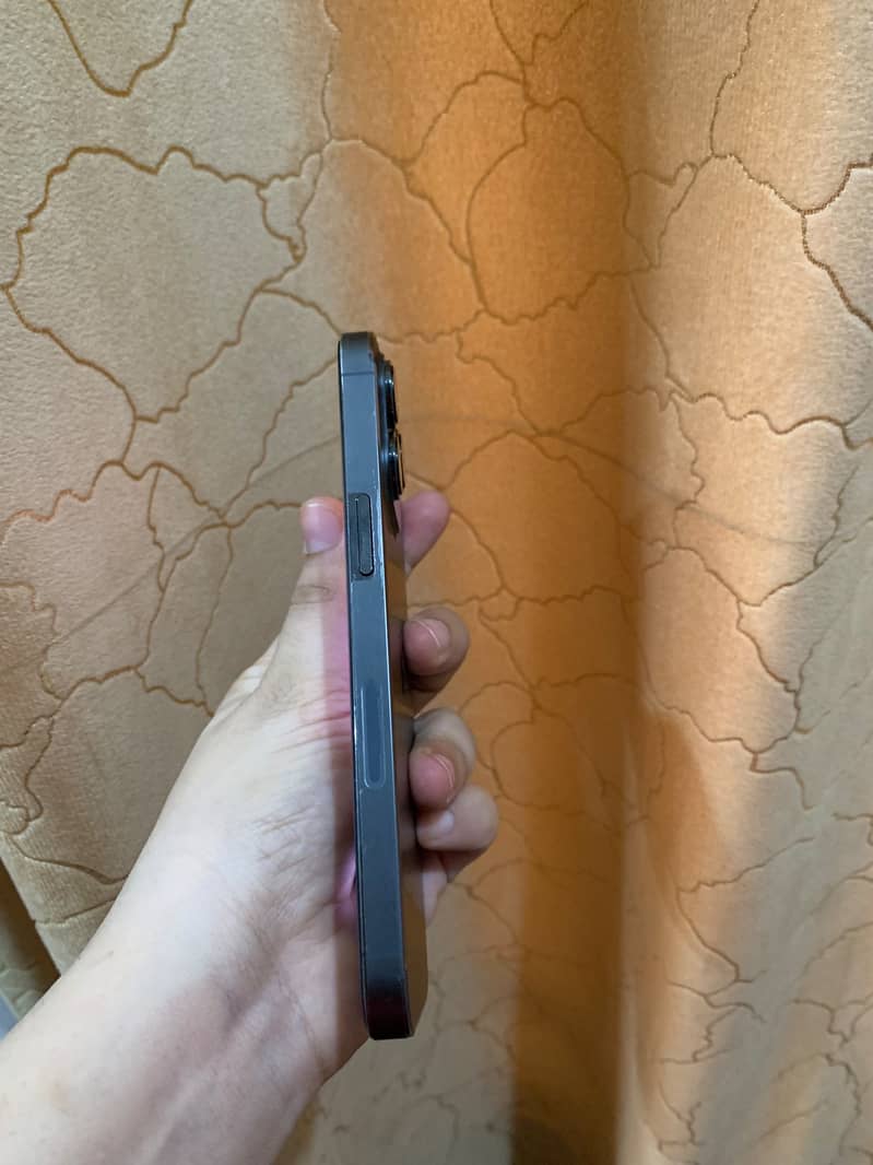 Apple iPhone 13 Pro 2