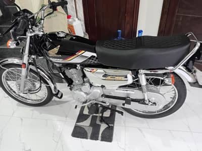 Honda CG125 special edition black  brand new open invoice