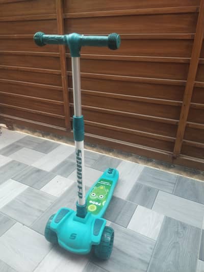 yah scooter 12000 ki hai aur main 9500 hajar ka seal kar rahi ho