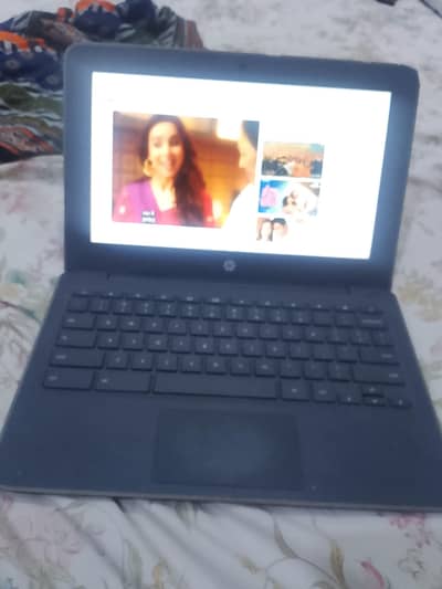Hp Chromebook touch screen 4gb ram 32gb rom good battry tyming