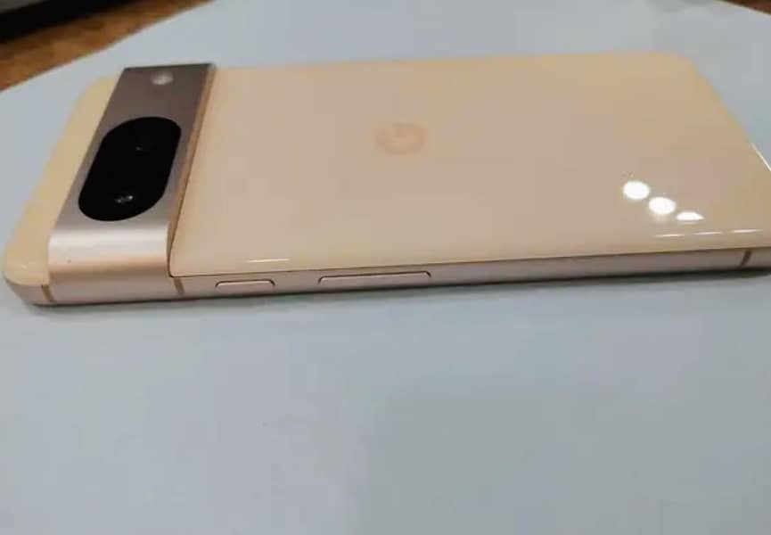 Google Pixel 8 4