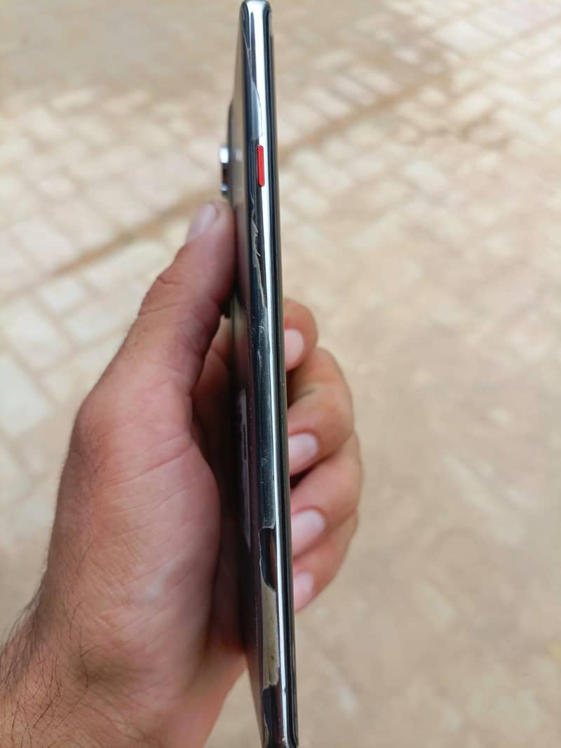Tecno CAMON 40 Pro 4