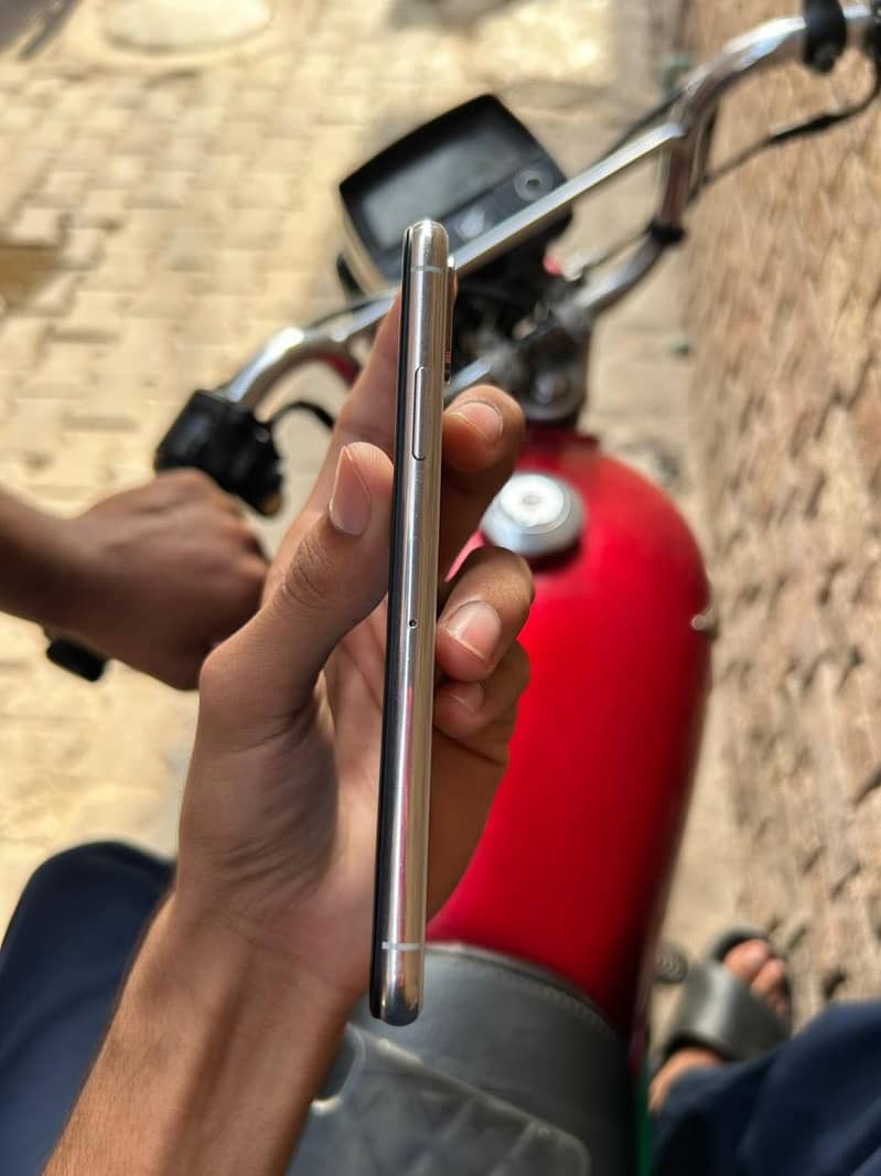 Apple iPhone X 2