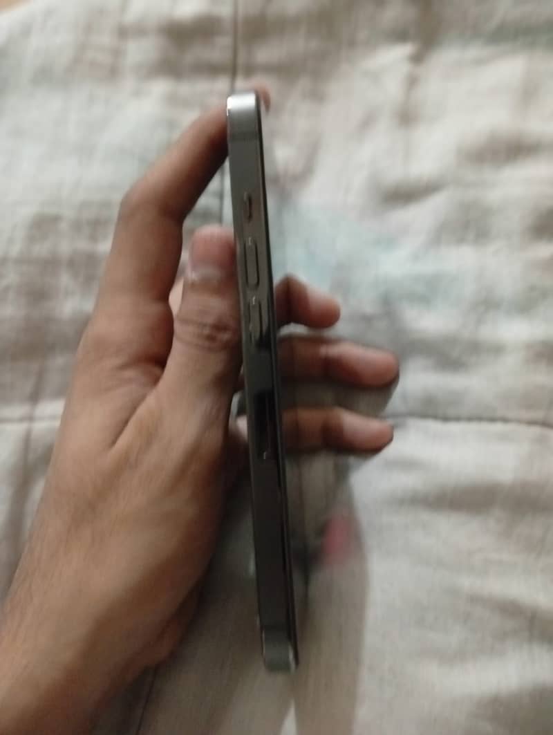 Apple iPhone 13 Pro 6