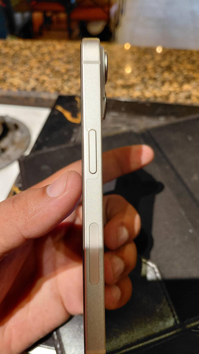 Apple iPhone 14 3