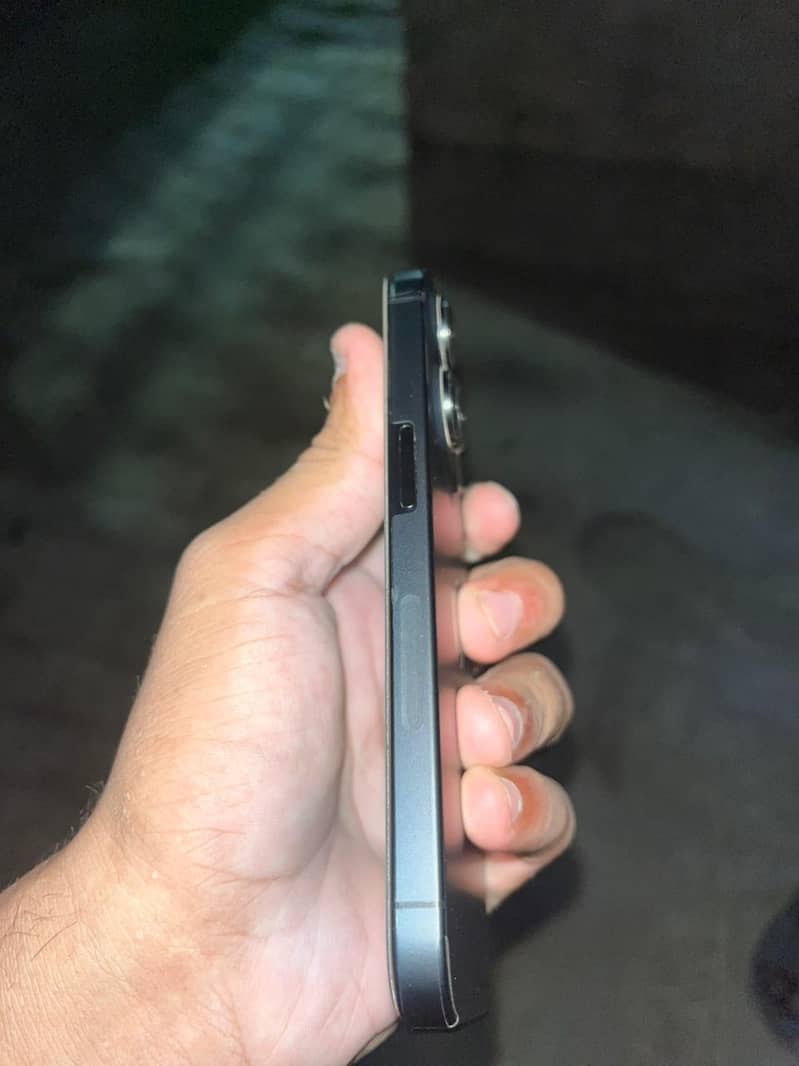 Apple iPhone 15 Pro 1