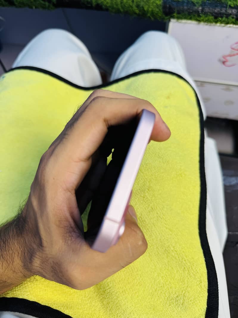 Apple iPhone 15 plus 1
