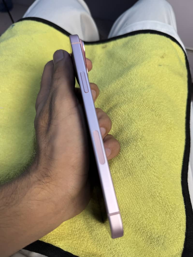 Apple iPhone 15 plus 2
