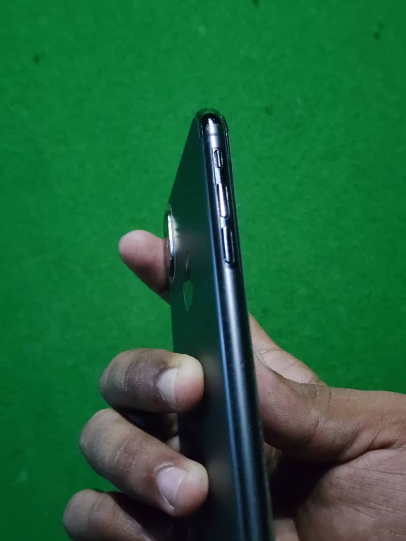 Apple iPhone X 3