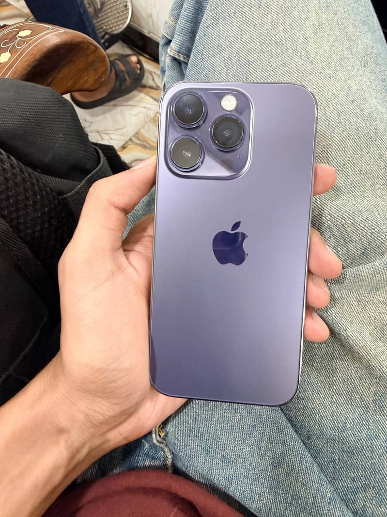 Apple iPhone 14 Pro 0