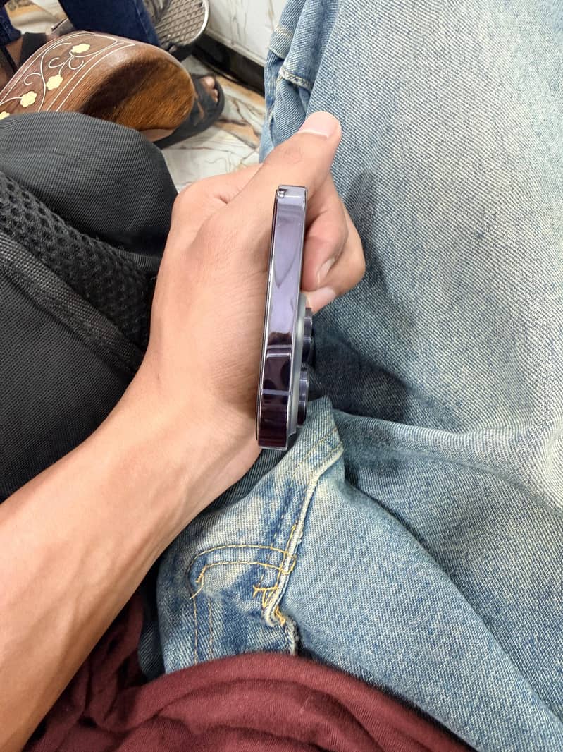 Apple iPhone 14 Pro 2