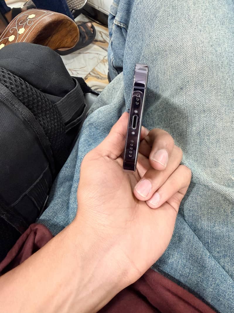 Apple iPhone 14 Pro 4
