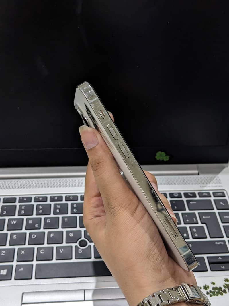 Apple iPhone 12 Pro 3