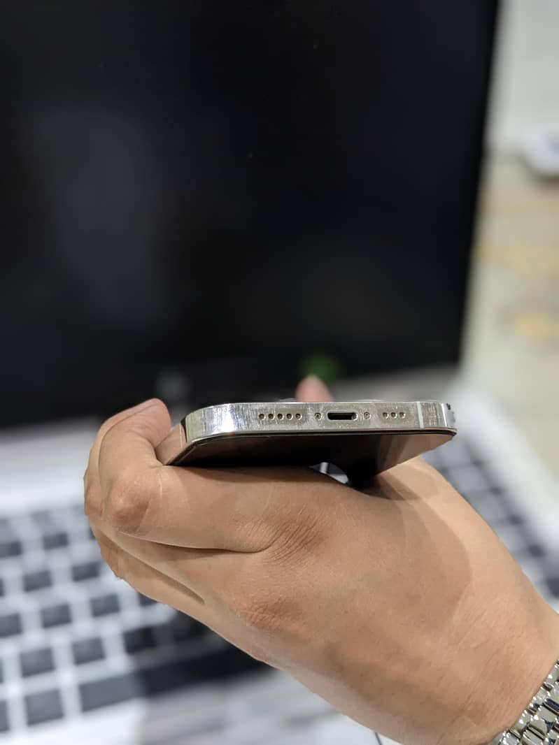 Apple iPhone 12 Pro 4