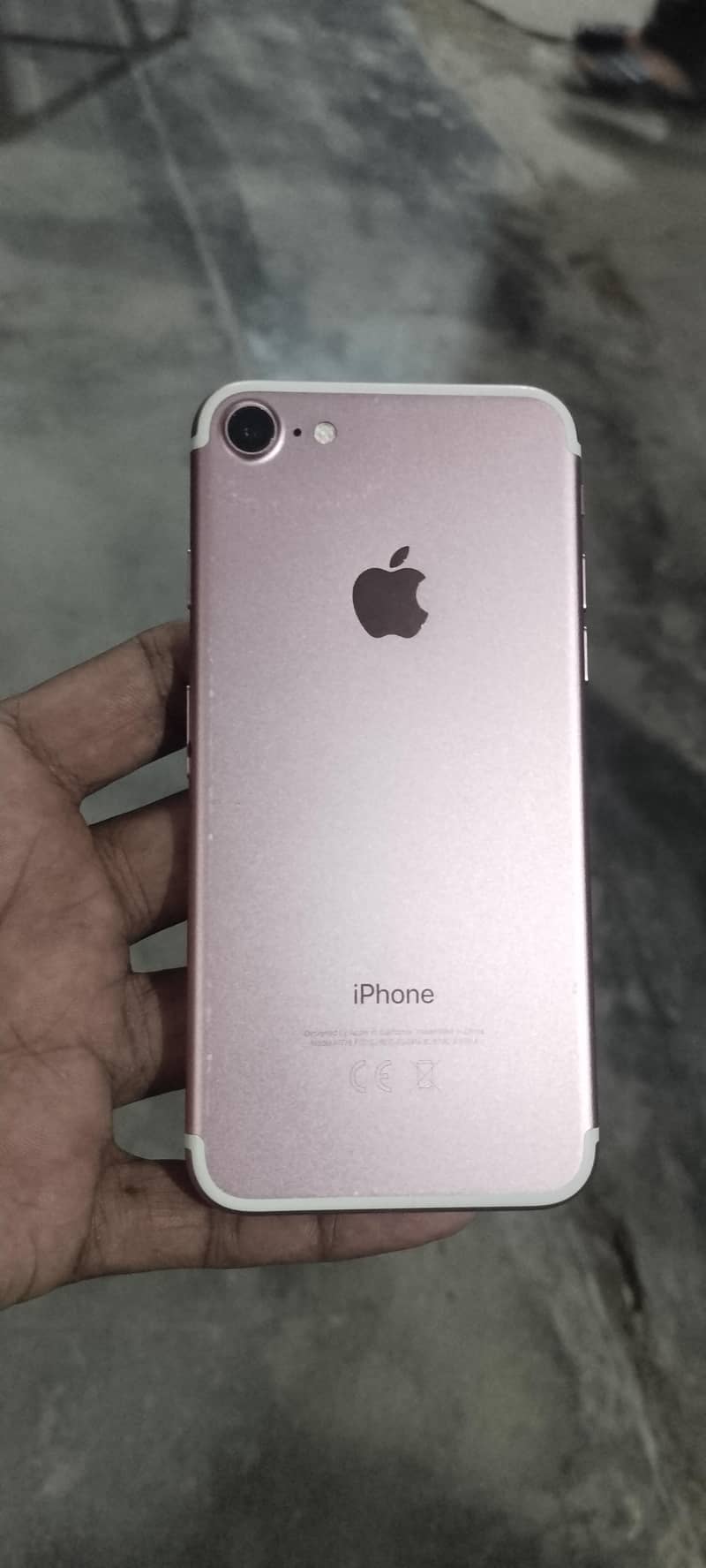 Apple iPhone 7 1