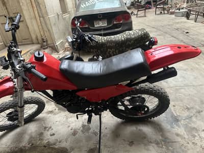 I m selling my Yamaha Dt trail 175 new condition