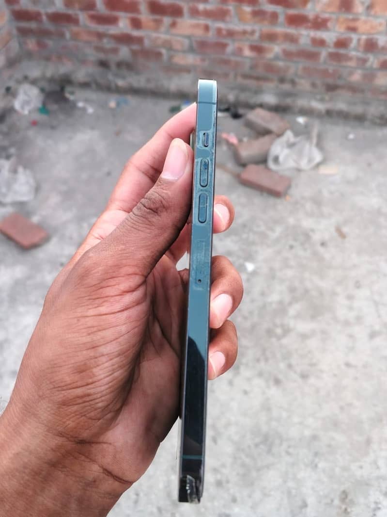 iPhone 13 Pro Max 4