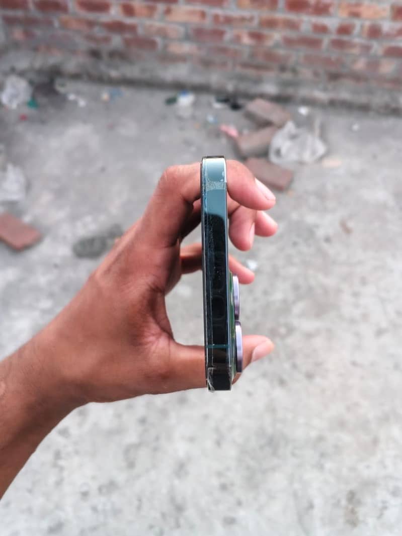 iPhone 13 Pro Max 5