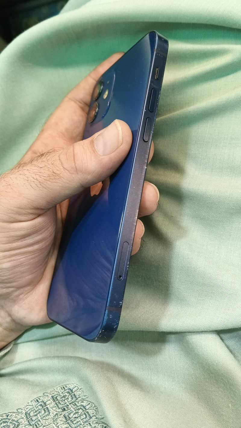 Apple iPhone 12 1