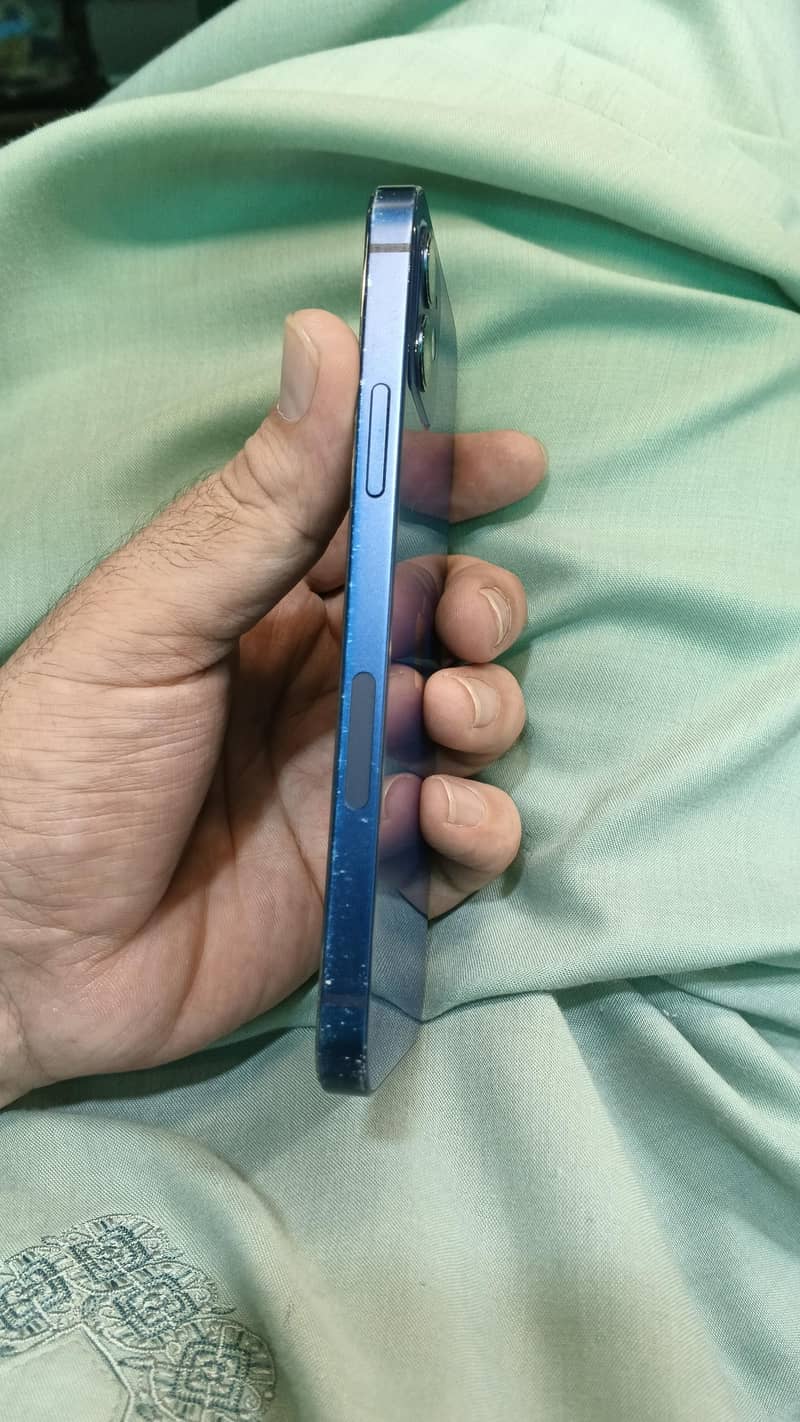 Apple iPhone 12 3