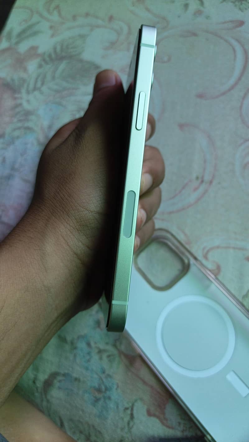 Apple iPhone 12 3
