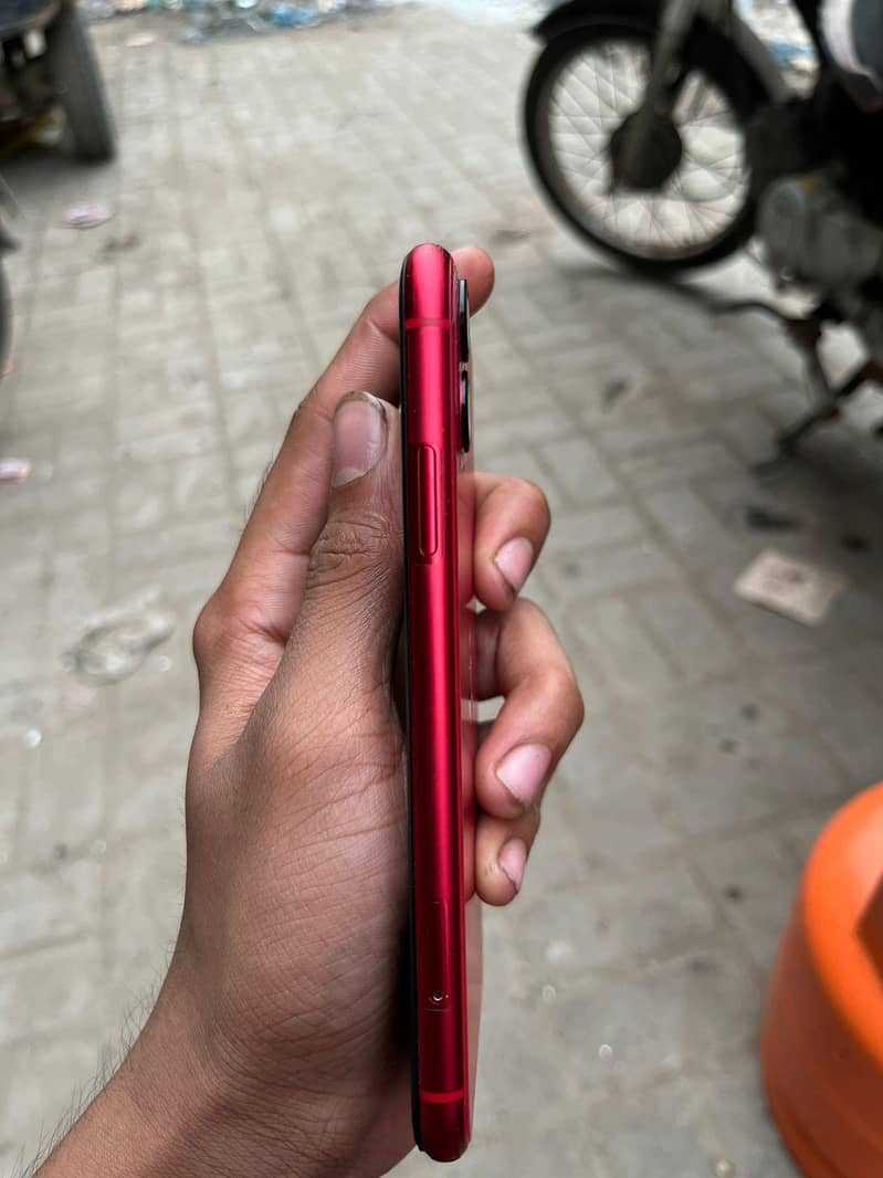 Apple iPhone 11 3