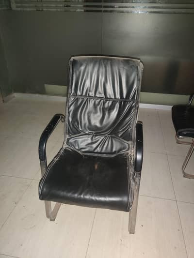 visitor chairs Available in Good condition