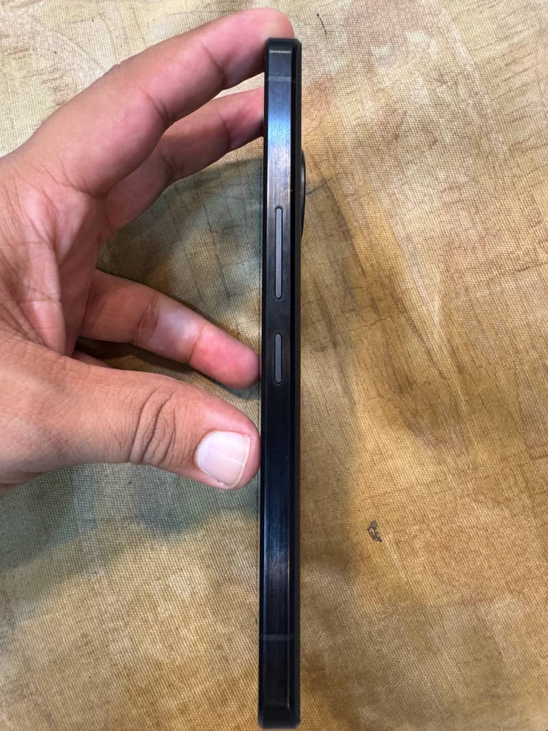 Sharp Aquos Sense7 2