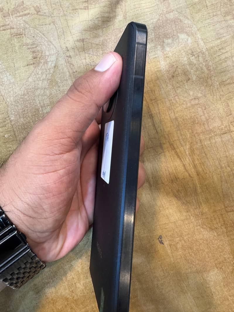 Sharp Aquos Sense7 4