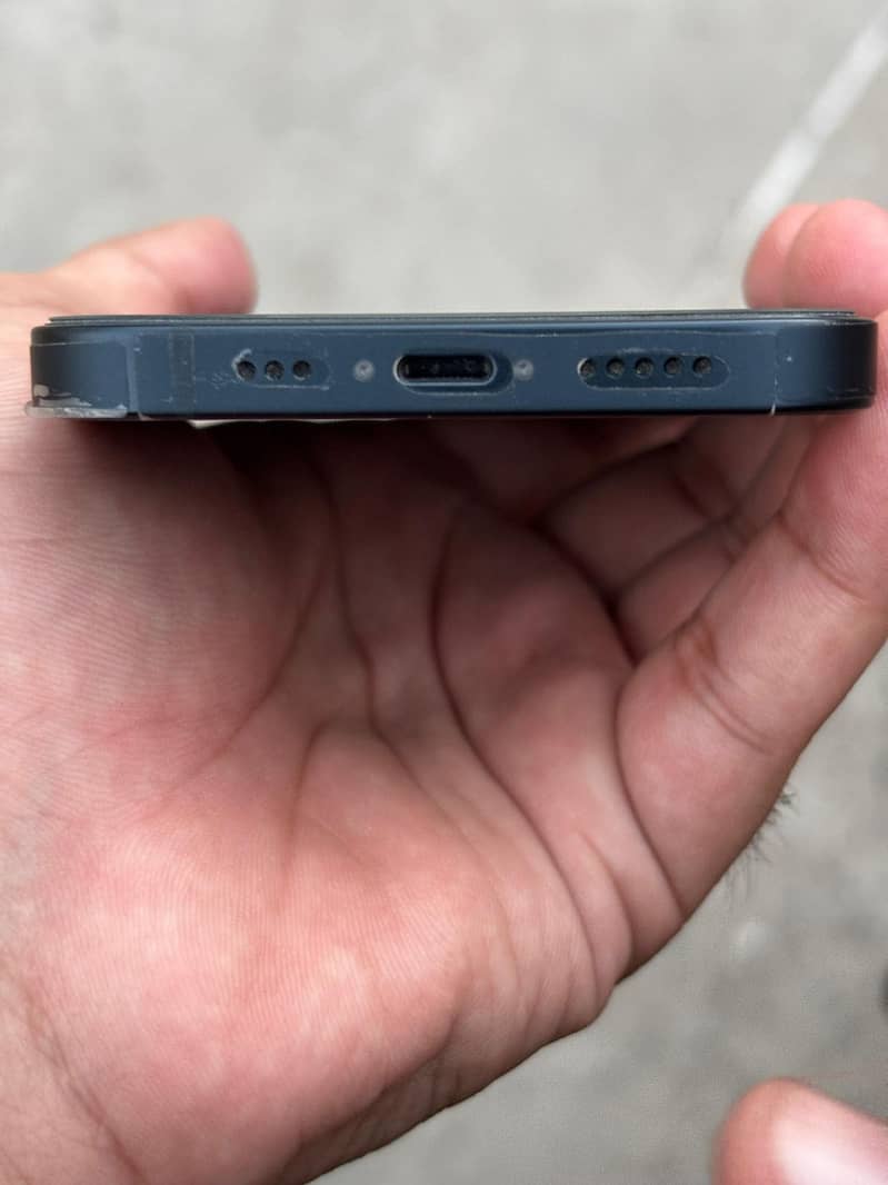 Apple iPhone 13 2
