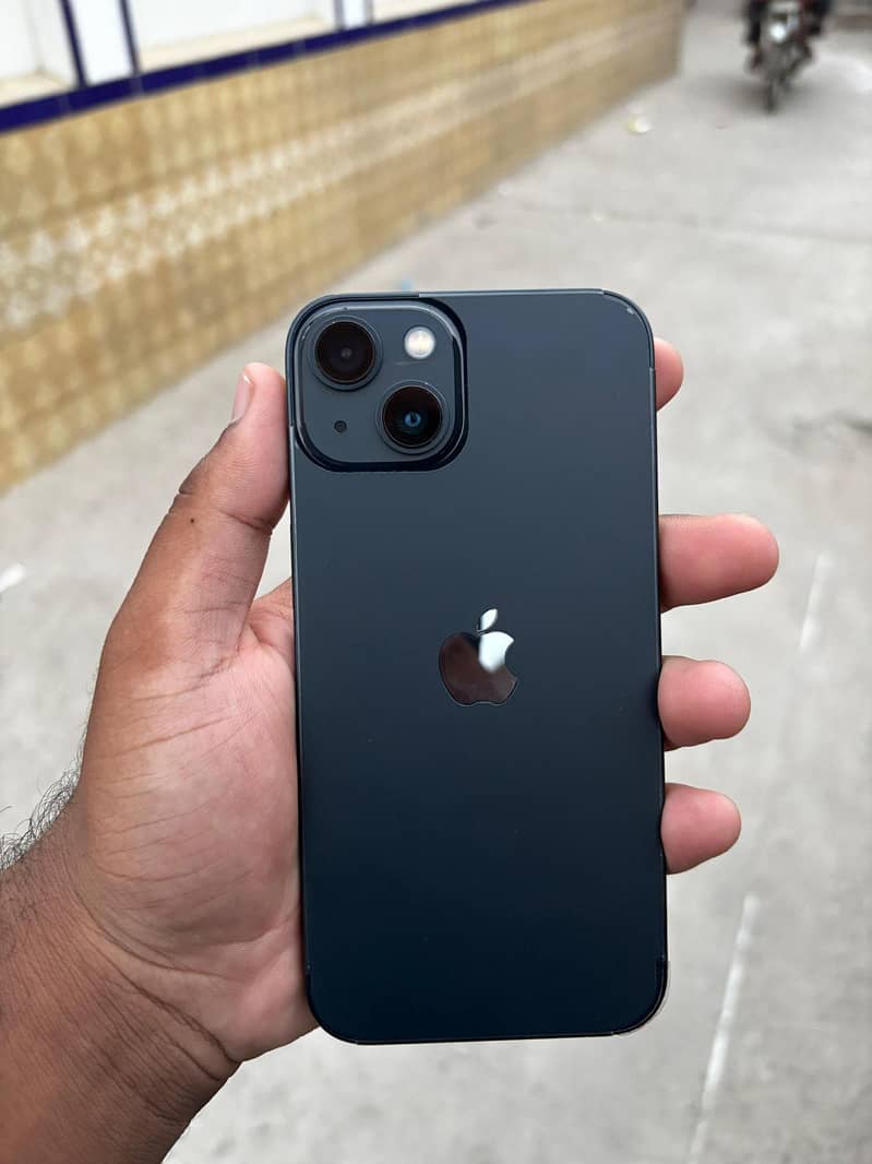 Apple iPhone 13 4