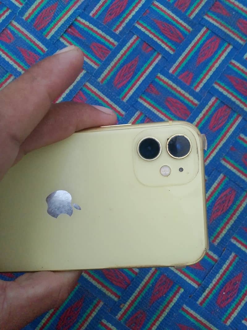 Apple iPhone 11 3