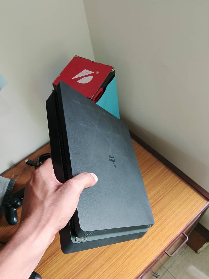 PS4 Slim 3
